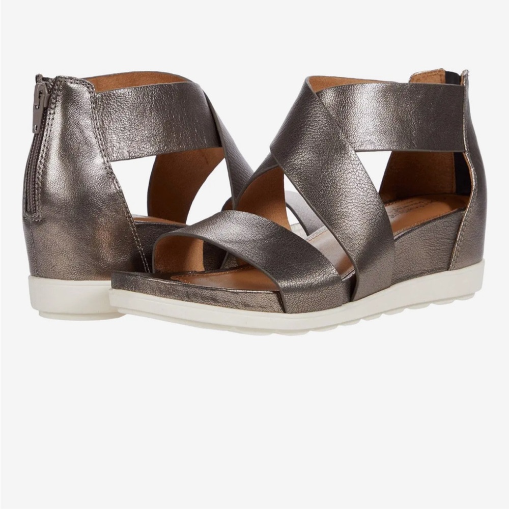 Comfortiva Pacifica Strappy Sandals women’s size 7